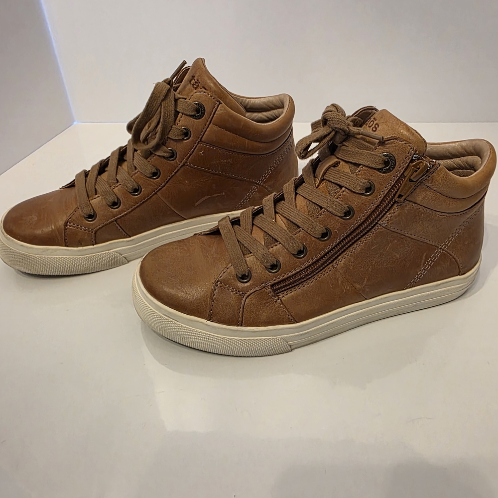 Taos Sneaker  "Winner" Carmel/ Tan High-Top Sneakers